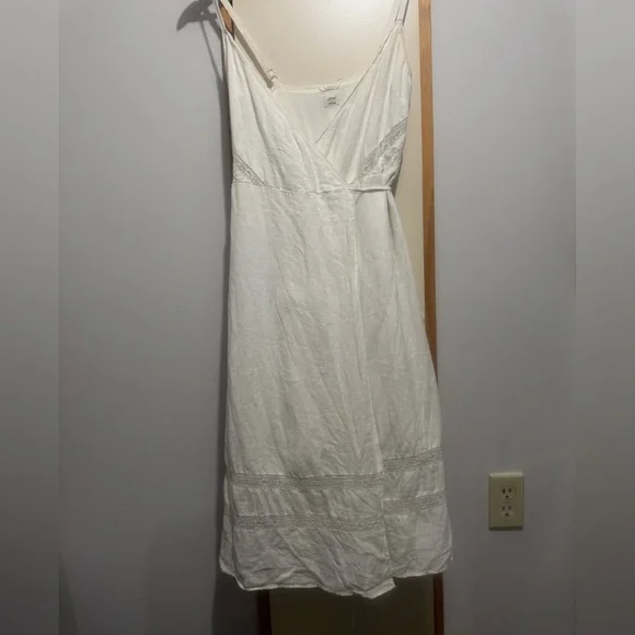 Aritzia Wilfred "Legere La boheme" linen wrap dress - Picture 3 of 8